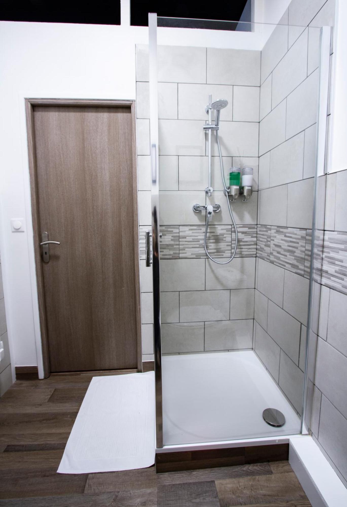 L'Hyper Centre - Netflix & Wifi - Literie Haut De Gamme - Check-In 24H24 - Goodmarning Châlons-en-Champagne Exterior foto